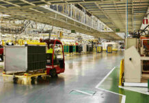 El TSJCyL mantiene la improcedencia del despido de un carretillero de Palencia que averió un birlocho, lo conducía con un cigarro en la mano y sin usar las protecciones