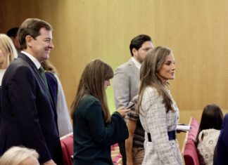 La reina Letizia hace hincapié en la importancia de la “prevención” del cáncer y aboga por la inversión en “investigación, tecnología y servicios”