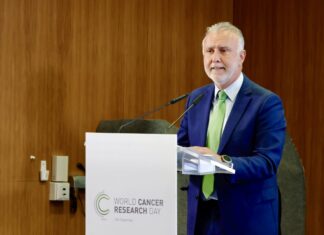 El ministro Ángel Víctor Torres recalca que “si no fuera por la ciencia, no estaría aquí”