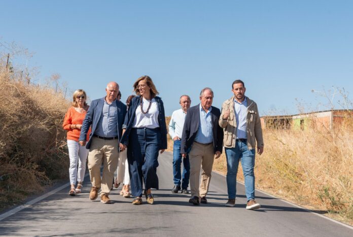 Visita institucional a Dueñas para conocer el estado final de las obras en la carretera PP-9031