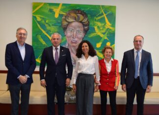 El delegado del Gobierno en Castilla y León visita las instalaciones de Galletas Gullón