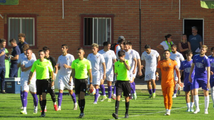 CD Becerril contra Palencia Cristo Atl&eacute;tico. Fotograf&iacute;a: David del Pico