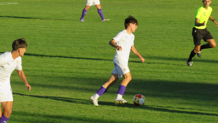 CD Becerril contra Palencia Cristo Atl&eacute;tico. Fotograf&iacute;a: Dani V.