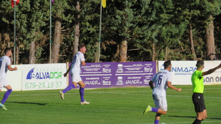 CD Becerril contra Palencia Cristo Atl&eacute;tico. Fotograf&iacute;a: David del Pico