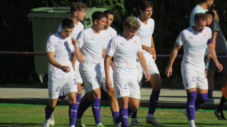 CD Becerril contra Palencia Cristo Atl&eacute;tico. Fotograf&iacute;a: David del Pico