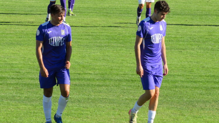 CD Becerril contra Palencia Cristo Atl&eacute;tico. Fotograf&iacute;a: David del Pico