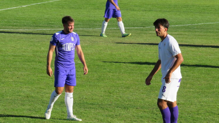 CD Becerril contra Palencia Cristo Atl&eacute;tico. Fotograf&iacute;a: David del Pico