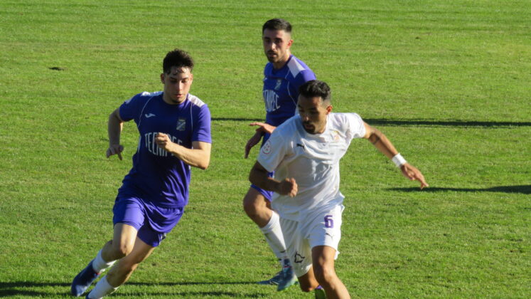 CD Becerril contra Palencia Cristo Atl&eacute;tico. Fotograf&iacute;a: David del Pico