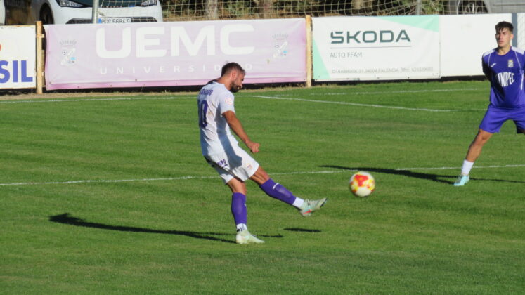 CD Becerril contra Palencia Cristo Atl&eacute;tico. Fotograf&iacute;a: David del Pico