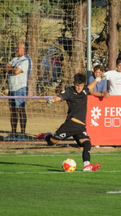 CD Becerril contra Palencia Cristo Atl&eacute;tico. Fotograf&iacute;a: Dani V.