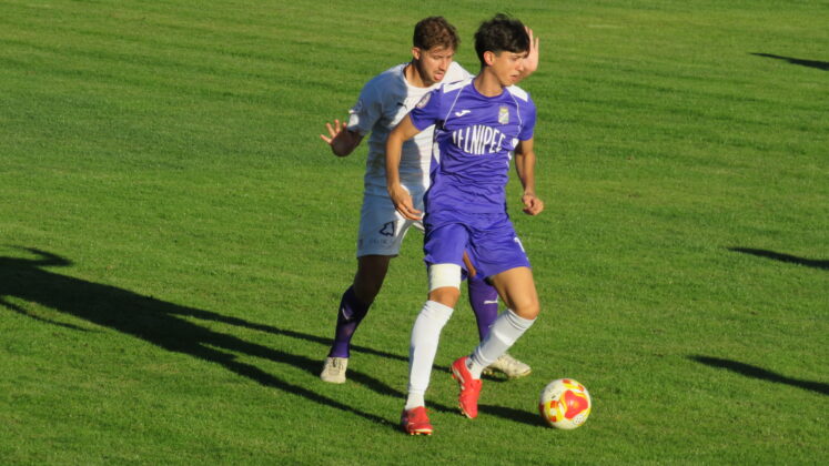 CD Becerril contra Palencia Cristo Atl&eacute;tico. Fotograf&iacute;a: Dani V.