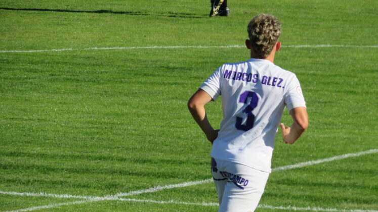 CD Becerril contra Palencia Cristo Atl&eacute;tico. Fotograf&iacute;a: David del Pico