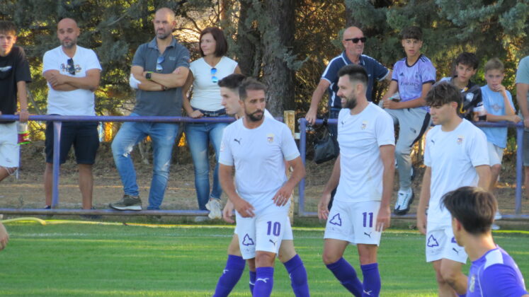 CD Becerril contra Palencia Cristo Atl&eacute;tico. Fotograf&iacute;a: Dani V.