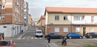 cruce de calle Fábrica Nacional con Sagrada Familia