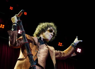Bunbury en Zaragoza: el huracán regresa a casa, apasiona y cierra el círculo