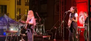 Nadia Álvarez y Christina Rosenvinge. Fotografía: Sergio Lozano