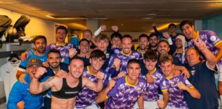 El equipo celebrando la victoria. Fotografía: Palencia CF