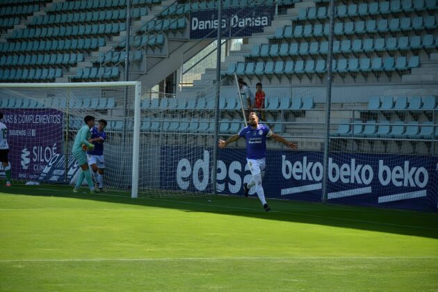 Palencia Cristo Atl&eacute;tico contra Racing B. Fotograf&iacute;a: Julio Robles