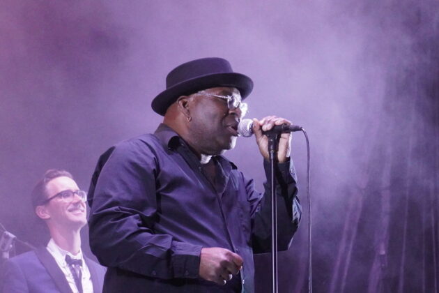 Palencia en Negro dio inicio con Barrence Whitfield. Fotograf&iacute;a: Sergio Lozano