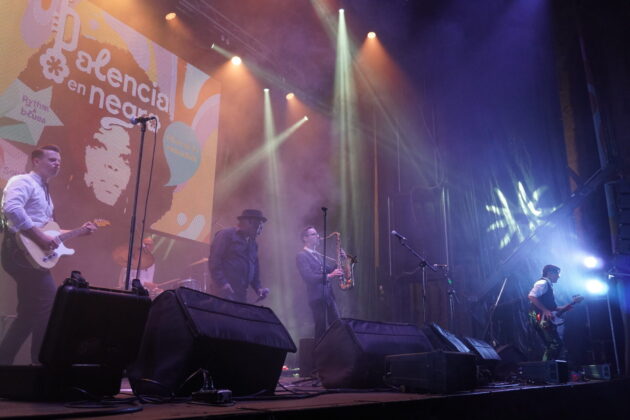 Palencia en Negro dio inicio con Barrence Whitfield. Fotograf&iacute;a: Sergio Lozano