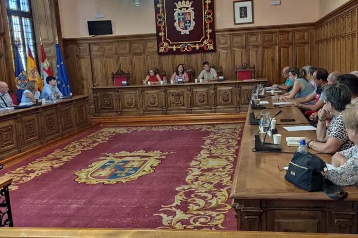 Reunión entre Ayuntamiento y Asociaciones de Vecinos