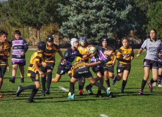 Sub-12 evadiendo la defensa rival en un choque el pasado sábado