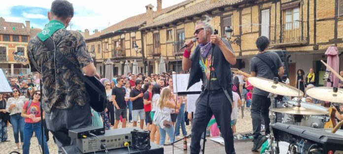 Vermu Saldaña de las Fiestas del Valle (1) Vermú Saldaña de las Fiestas del Valle. Fotografía: Sergio Lozano