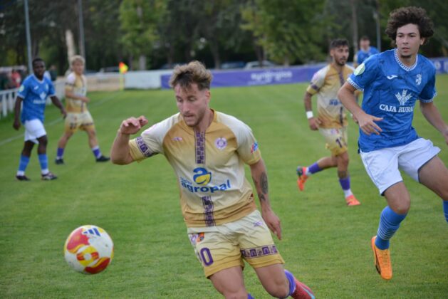 Villaralbo contra Palencia Cristo Atl&eacute;tico. Fotograf&iacute;a: Julio Robles