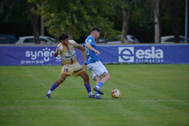 Villaralbo contra Palencia Cristo Atl&eacute;tico. Fotograf&iacute;a: Julio Robles