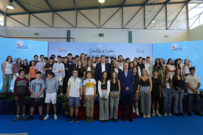 Visita de Fernández Mañueco al IESO Canal de Castilla - Inauguración Curso 2025-2026. A. Acitores