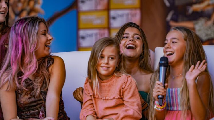 Encuentro del elenco infantil de 'Padre no hay m&aacute;s que uno' en Guardo. Fotos: OceanGrain Audiovisual