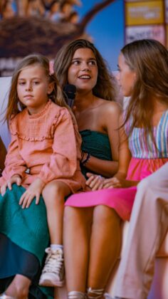 Encuentro del elenco infantil de 'Padre no hay m&aacute;s que uno' en Guardo. Fotos: OceanGrain Audiovisual