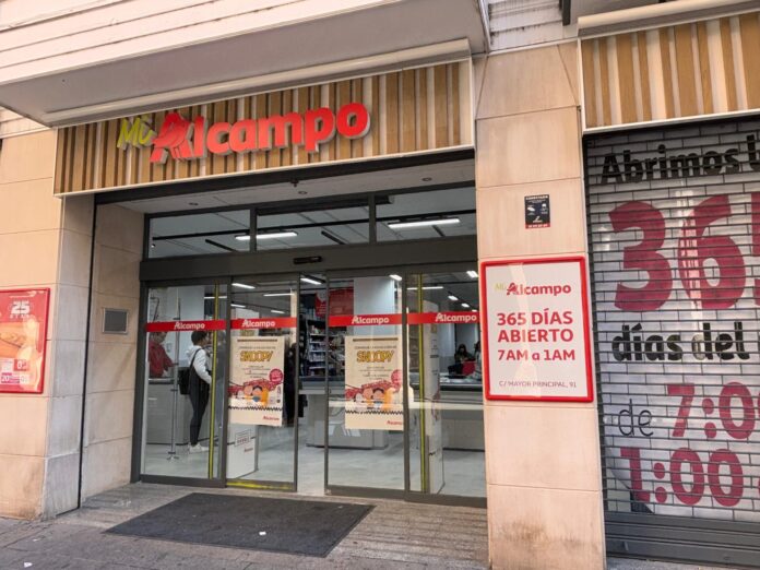 Alcampo en la Calle Mayor Principal de Palencia Alcampo en la Calle Mayor Principal de Palencia. Fotografía: Palencia en la Red