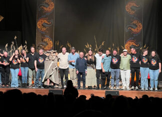 Paredes de Nava “lo baila” con Carrión Folk en la presentación de su último disco Carrión Folk en Paredes de Nava