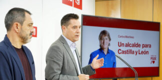 Leticia Pérez (ICAL)- El secretario de Organización del PSOECyL, Daniel de la Rosa, y el adjunto a Organización del PSOECyL, Javier Muñoz, presentan la campaña 'Un alcalde para Castilla y León'