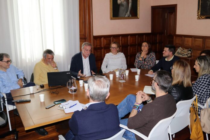 El Ayuntamiento acoge la primera de las reuniones de la Comisión de Seguimiento Político del PGOU