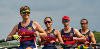 Equipo de remo con Paco San Martin en el mundial de Remo de Shangai