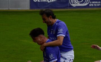 El Palencia Cristo Atlético toma la delantera: líderes en solitario tras vencer al Santa Marta (2-1) Bruno y Felipe celebrando un gol contra el Santa Marta. Fotografía: Julio Robles