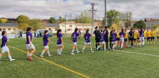 Palencia Fútbol Femenino en su visita al Colegios Diocesanos. Fotografía: Palencia FF