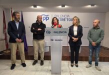 El PP exige al PSOE que blinde el transporte por carretera “por ser un servicio esencial para los palentinos y el medio rural” Rueda de prensa de los diputados nacionales del PP junto al secretario Luis Calderón y los coordinadores, María José de la Fuente y Roberto Martín