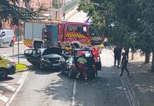 Un conductor herido en Palencia tras una colisión frontal entre dos turismos