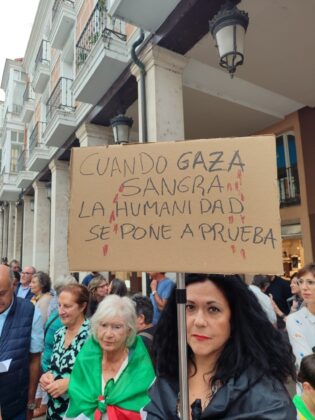 Pancarta en la movilizaci&oacute;n por Palestina en Palencia